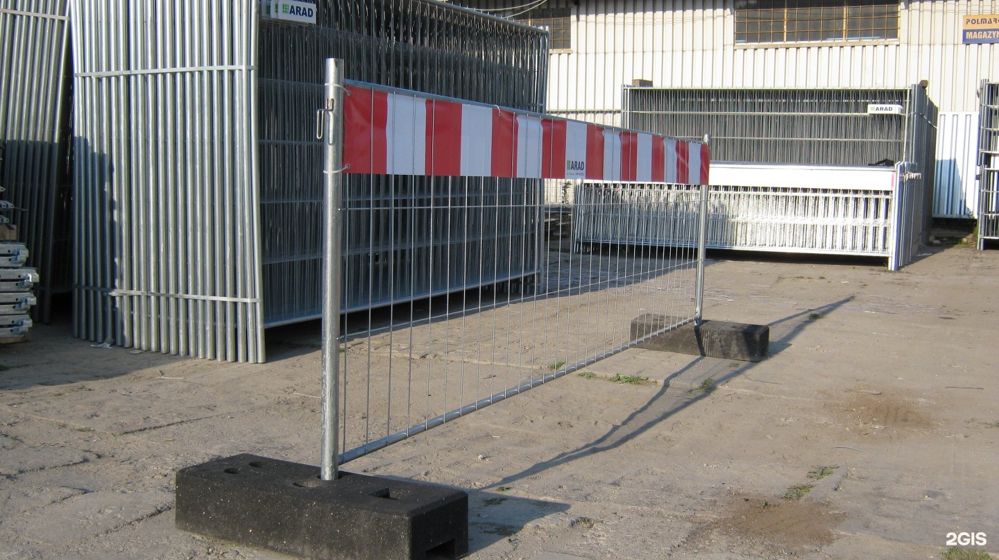 забор на строительной площадке