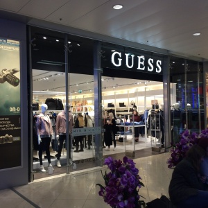 Фото от владельца Guess, сеть магазинов одежды