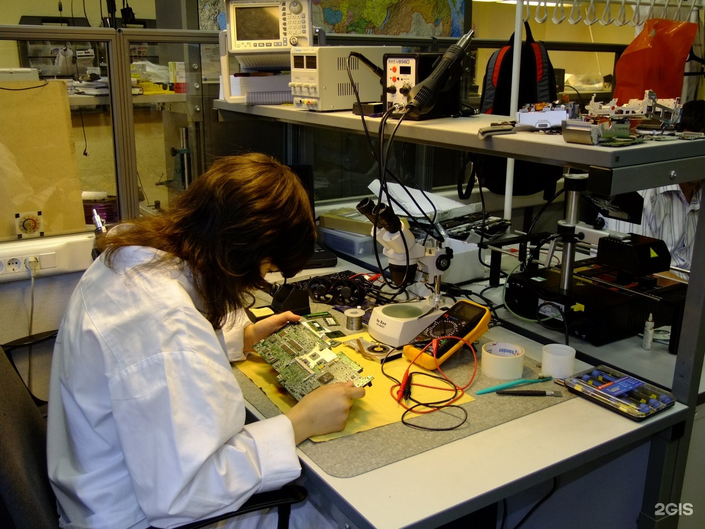 Ремонт плат майнеров. Как научиться ремонтировать электронику с нуля. Профилактическое обслуживание асиков. Курсы по ремонту смартфонов. Обучение ремонту телефонов.