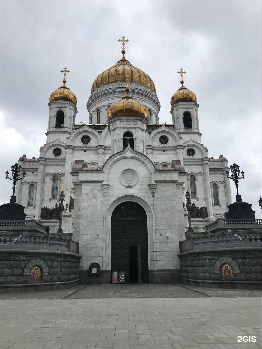 Улица волхонка храм. Храм Христа Спасителя парк. Храм Христа Спасителя 16:9. Ессентуки храм Христа Спасителя. Храм Христа Спасителя Краснодар Юбилейный.