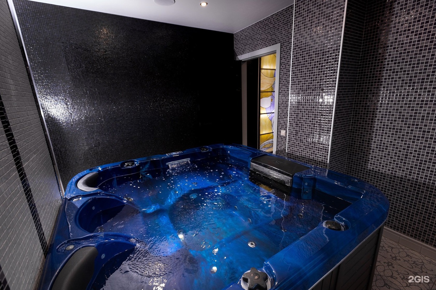 Business residence spa. Soderis Residence and Spa. Амнис спа Москва. Золотые руки энд спа.