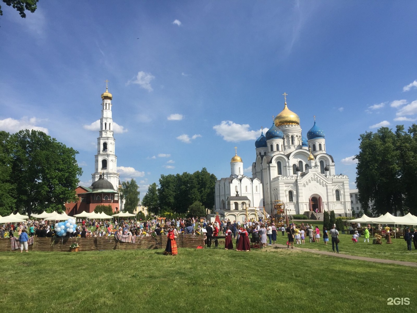 Дзержинский московская область угрешская 22. Дзержинский монастырь Николо Угрешский. Николо-Угрешский монастырь служба. Площадь святителя Николая Дзержинский.