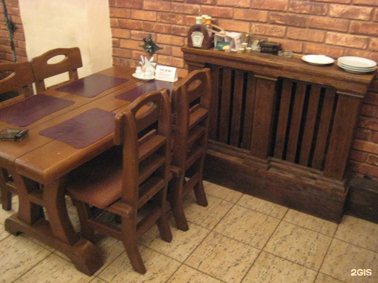 Деревянная мебель для кафе