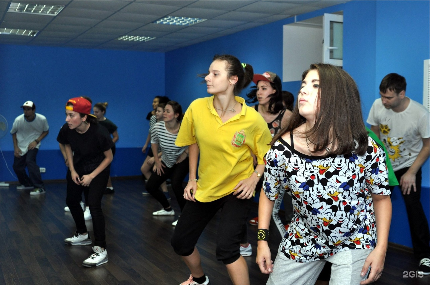 Школа танцев движение. Dance Movement Саратов. Школа танцев движение в Москве. Школа танцев Озерск.