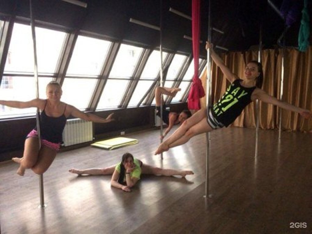 Воздушная гимнастика спб. Студия танцев стайл дэнс. Pole Dance на Комендантском. Комендантский проспект 30 танцы на пилоне. Танцы на гражданке.