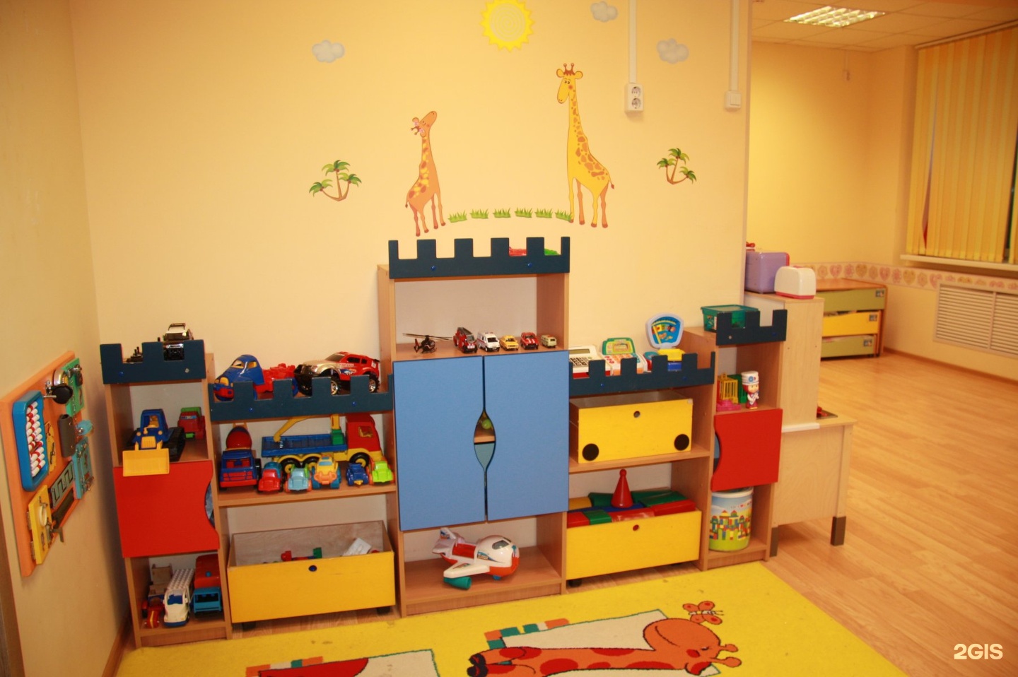 Воспитатель детского сада. Бюджетные центры дошкольного развития. Интерьер детского сада. Бюджетные центры дошкольного развития. Детский садик эрудит кудрово.