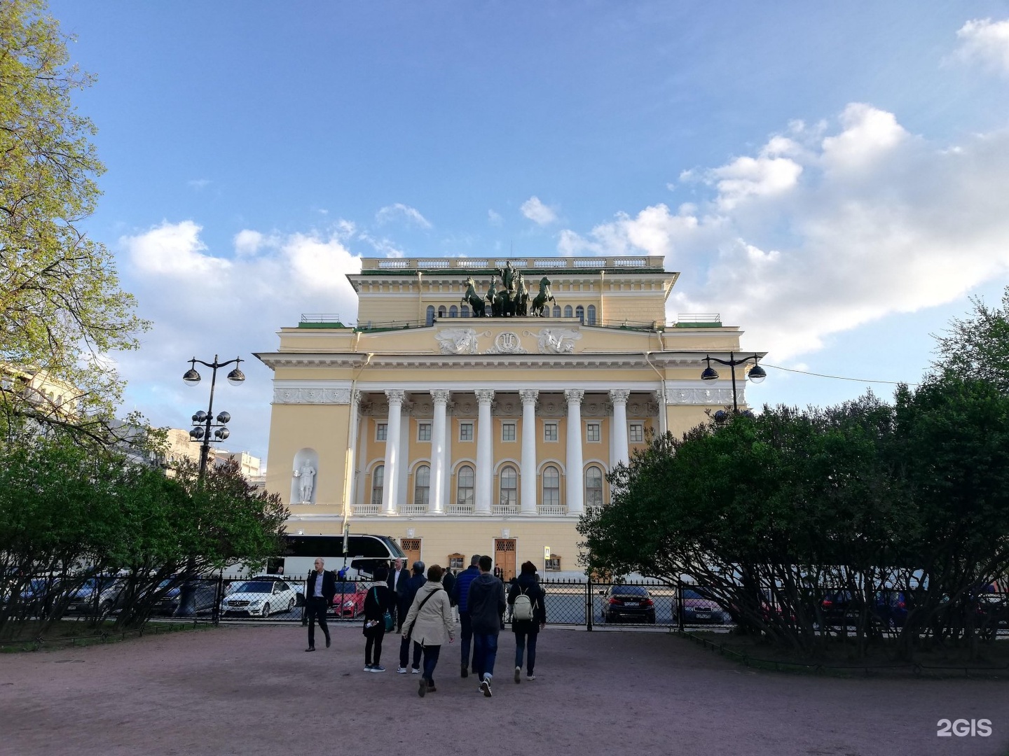 Театр петербург июнь. Александринский театр площадь Островского 6. Пл Островского 6 Санкт-Петербург. Площадь Островского в СПБ. Сочи площадь Островского.