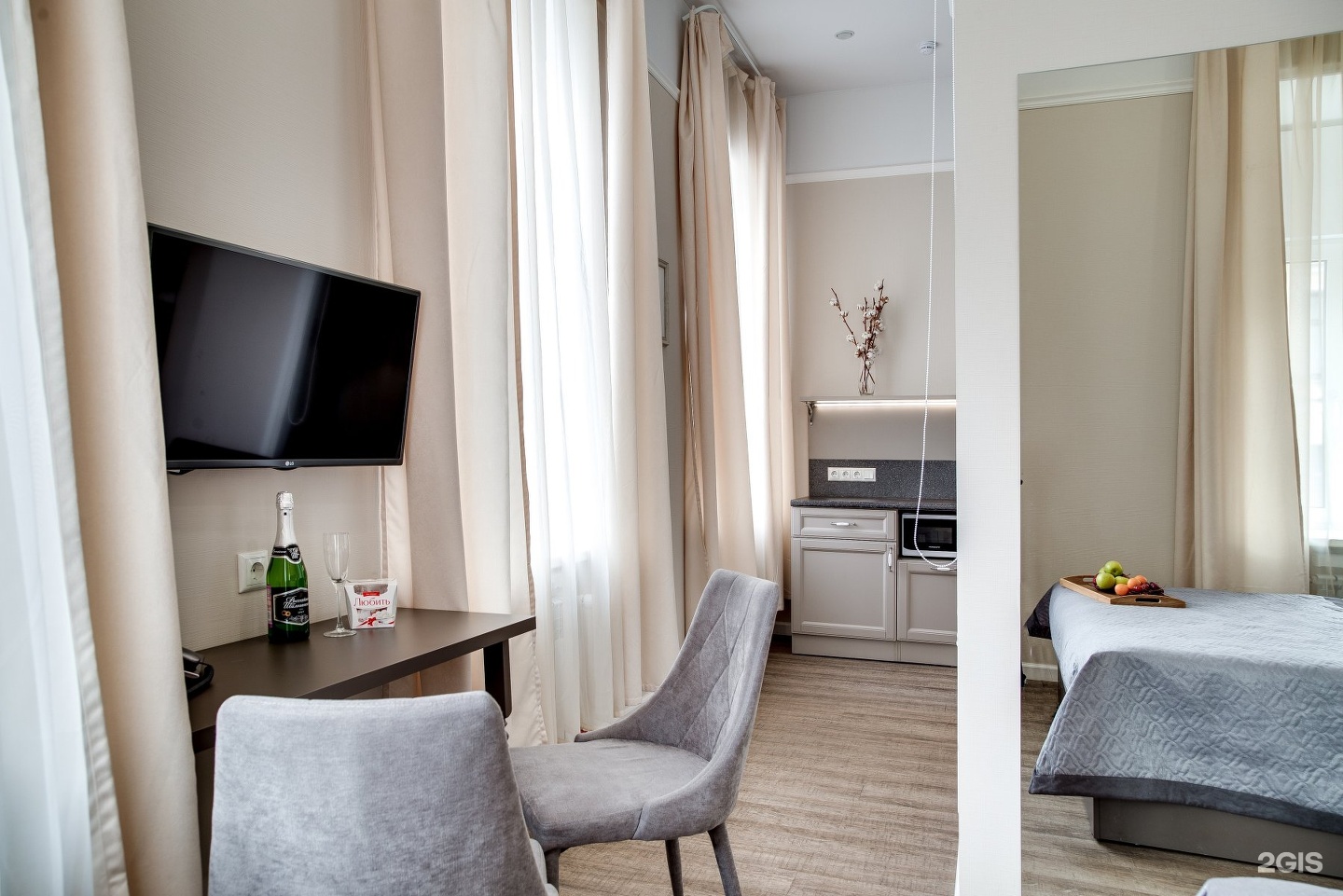 Отель lotman boutique hotel санкт-петербург отзывы. Лотман отель. Лотман бутик отель санкт-петербург. Отель фейс санкт-петербург. Lotman boutique hotel санкт-петербург.
