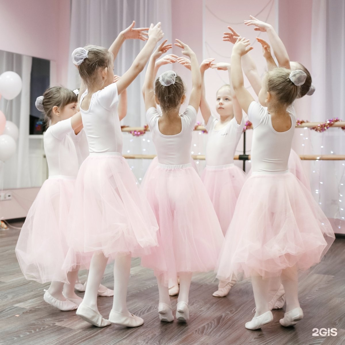 Школа балета санкт петербург. Классическая хореография для детей. Балетная школа в Санкт-Петербурге. Детская школа балета.