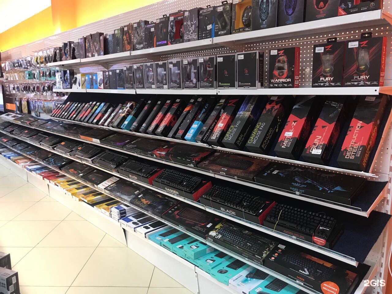 магазин днс в казани. днс фото магазина. днс вихоревка. самый дешевый магазин техники. днс вихоревка.