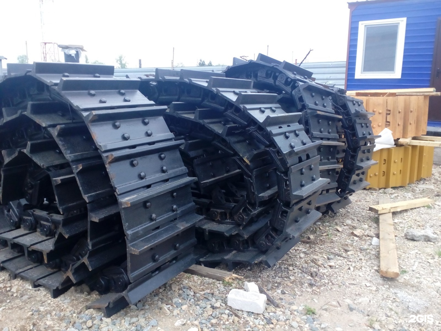 гусеница т 15. т150 гусянка. башмак четра т11,. находка тракторная гусеница. гусеница shantui sd16.