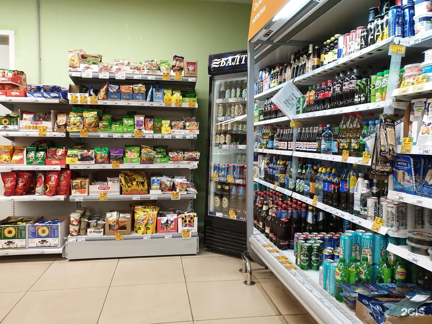 Продуктовые магазины калуга. Улица пестеля калуга. Продуктовый магазин верный. Калуга продуктовые магазины. Рынок в кременках.