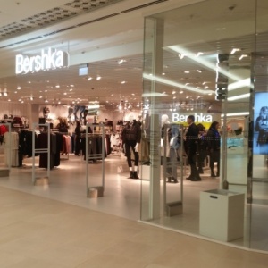 Фото от владельца Bershka, сеть бутиков одежды и аксессуаров