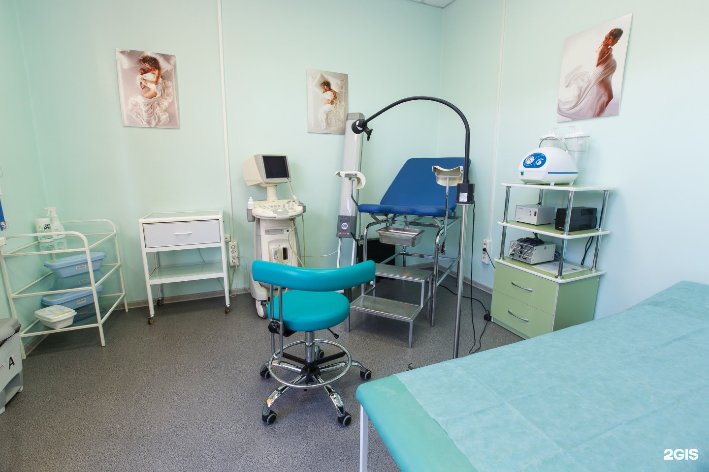 Медицинский центр 3 сердца красноярске. Три сердца высотная 2. Три сердца красноярск высотная. Платные клиники красноярск. Клиника три сердца красноярск на высотной.