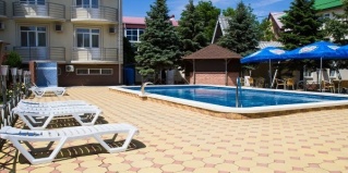 Анапа: Отель Кристалл уют