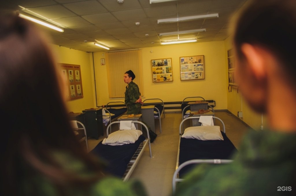 казарма в армии. казарма. спальное помещение в казарме. спальное помещение в казарме. бмк казарма.