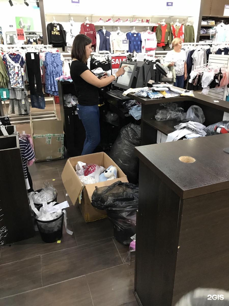 Магазин блюз энд джинс в москве. Магазин western. Магазин спецодежды в екатеринбурге на уралмаше. Levis екатеринбург. Gloria jeans екатеринбург.