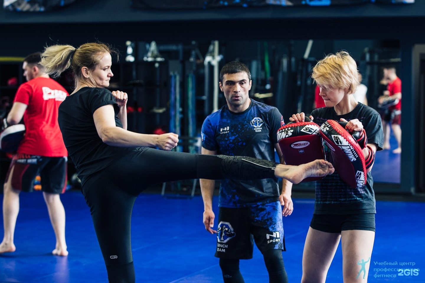 Клуб екатеринбург первомайская. Бойцовский клуб Clinch. Бойцовский клуб Clinch Екатеринбург. Бойцовский клуб Клинч, Екатеринбург, улица Папанина. Бойцовский клуб Импакт Невинномысск.