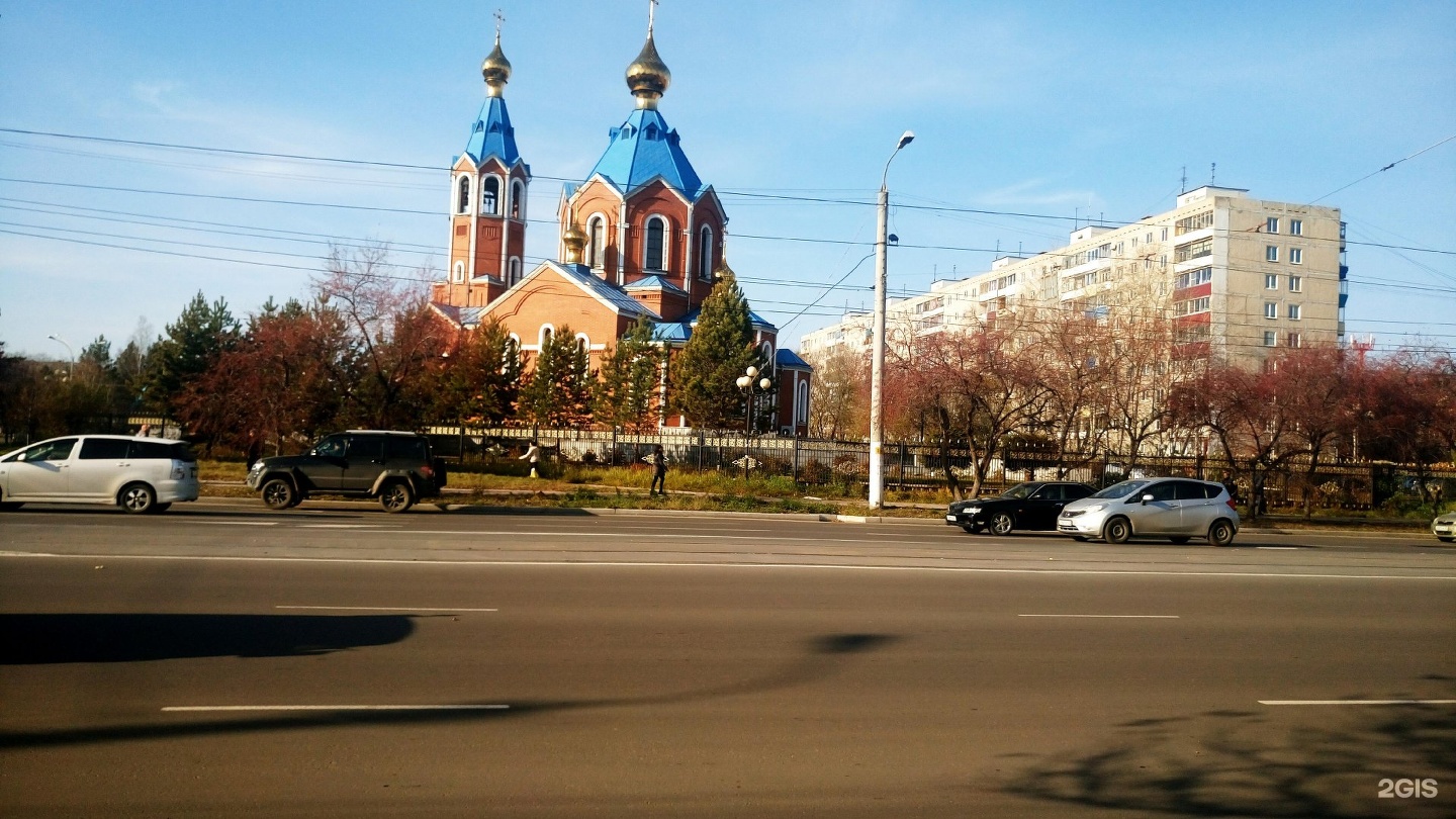 Пр матерь. Собор Казанской иконы Божьей матери в Комсомольске на Амуре. Комсомольск Церковь на Первостроителей. Комсомольск-на-Амуре Церковь зимой. Храм иконы Казанской Божьей матери осенью.