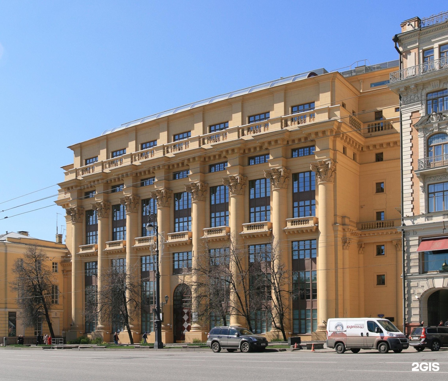 Дом жолтовского в москве