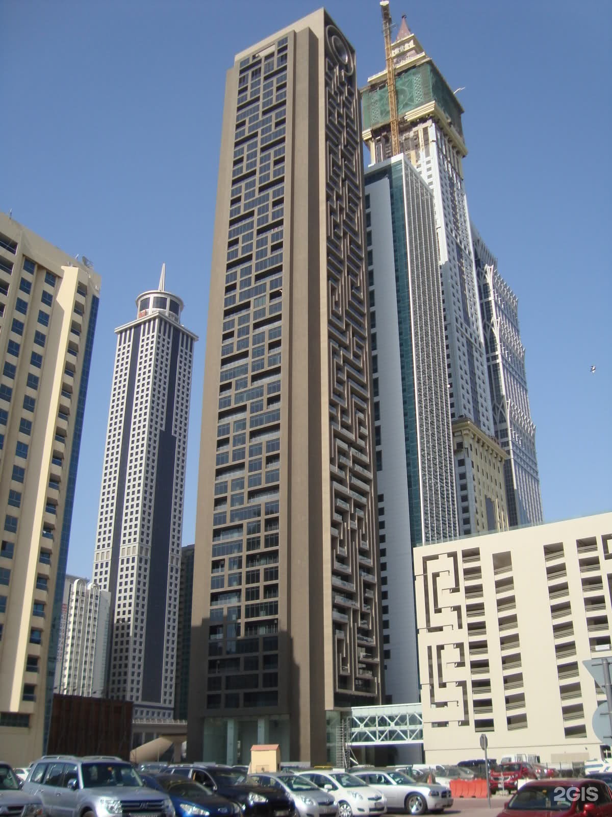 Maze tower. аль ростамани мейз тауэр. Maze tower sheikh zayed road. башня maze tower. башня лабиринта аль-ростамани.