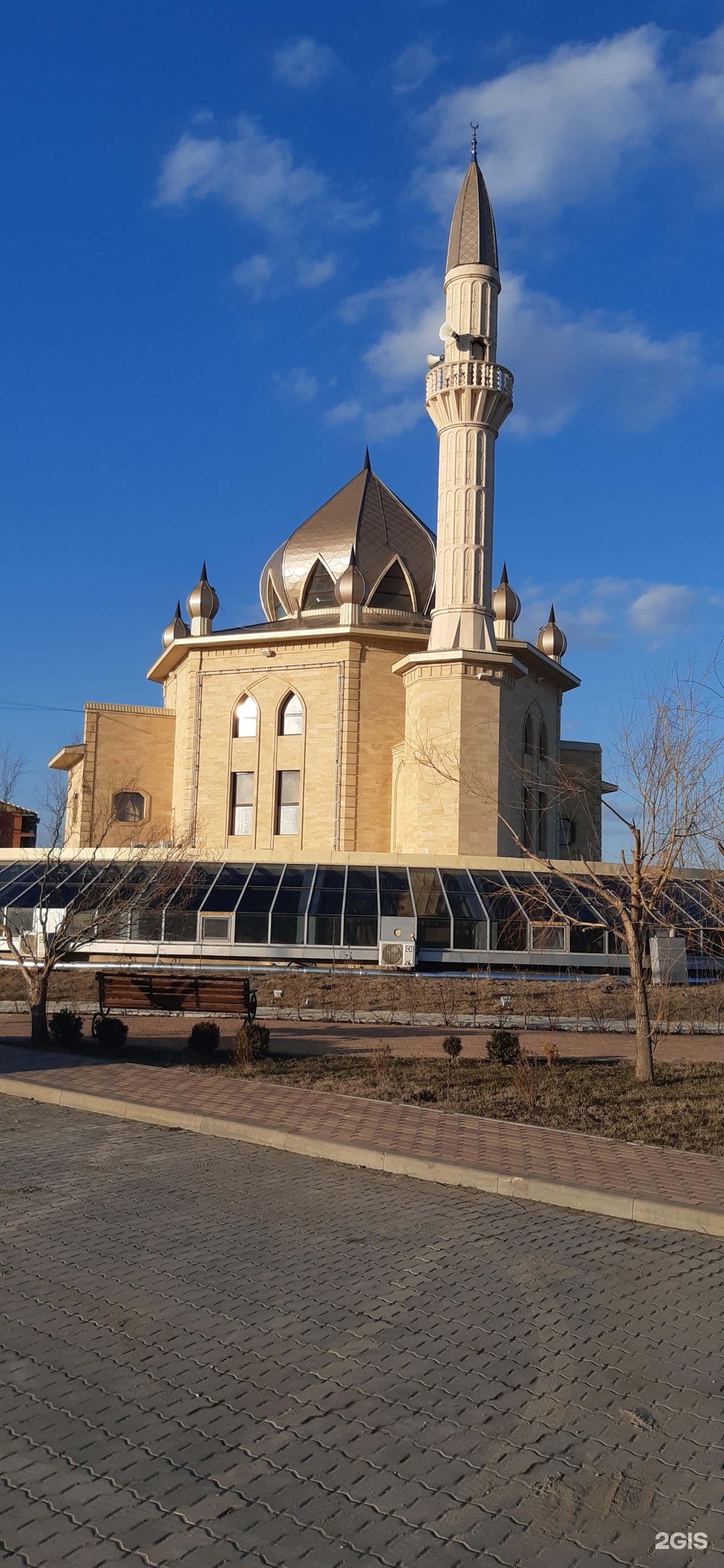 Кизляр улицы города. Мечеть реликвий Кизляр. Мечеть в Кизляре. Кизляр город мечеть. Южная мечеть в Кизляре.