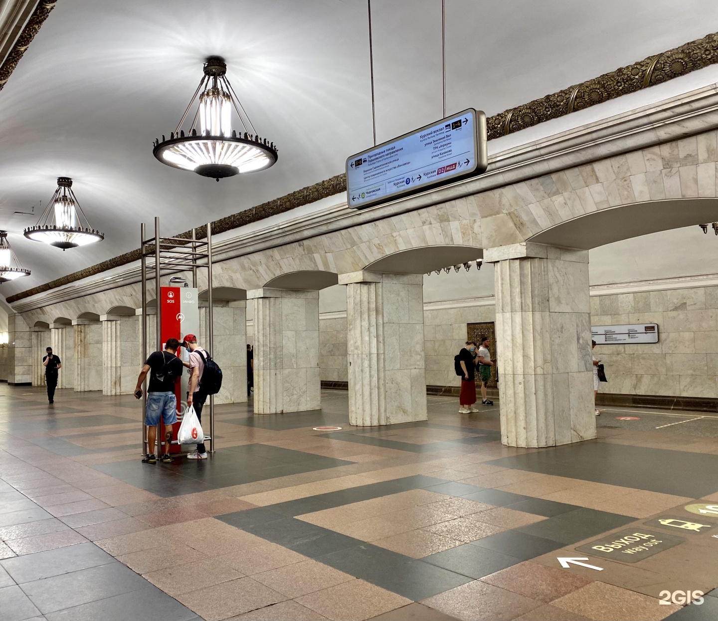 курская кольцевая вход в метро