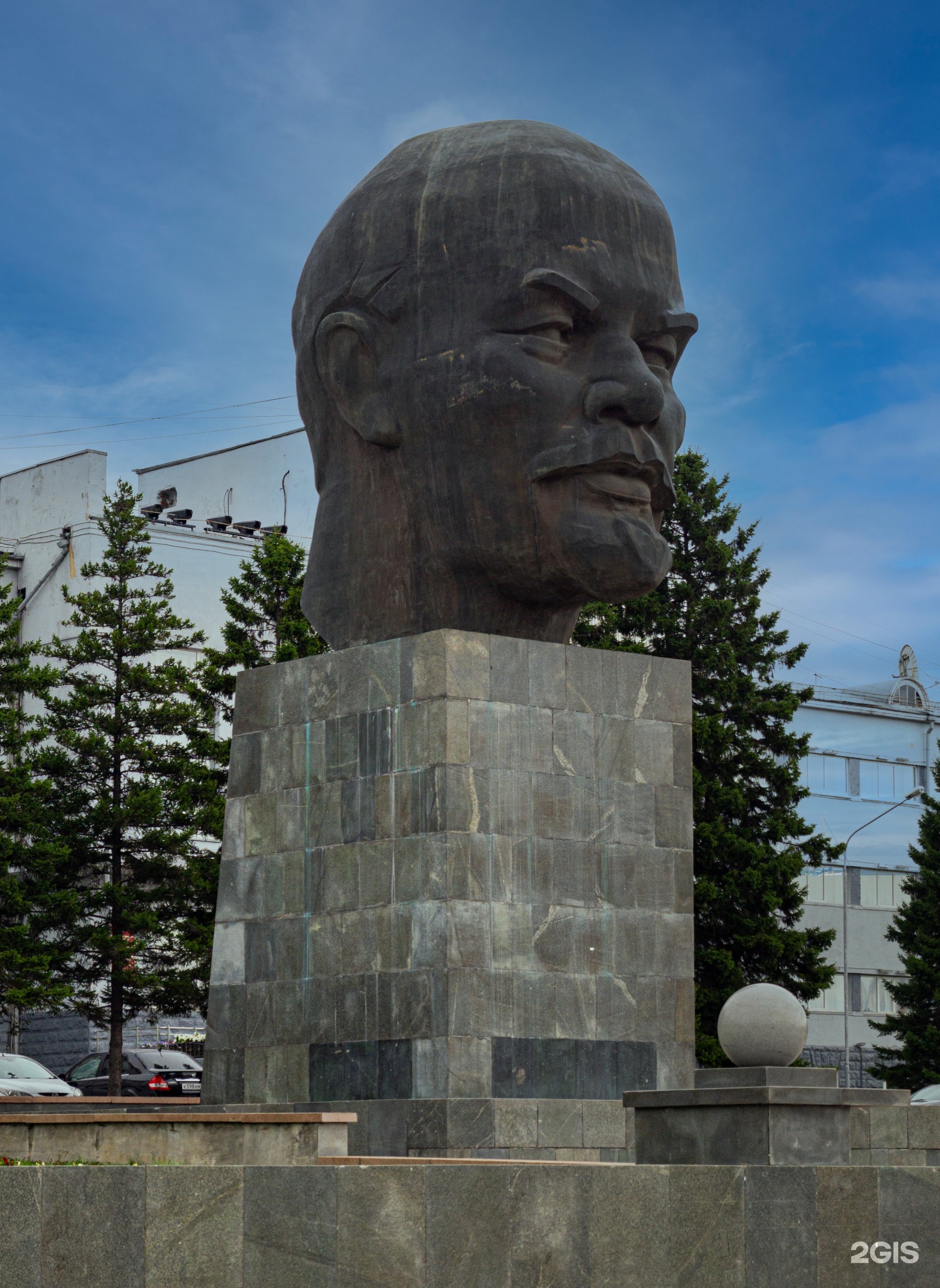 Голова ленина. Памятник Ленину (Улан-Удэ). Памятник голова Ленина в Улан-Удэ. Голова Ленина в Улан-Удэ. Памятник голова.