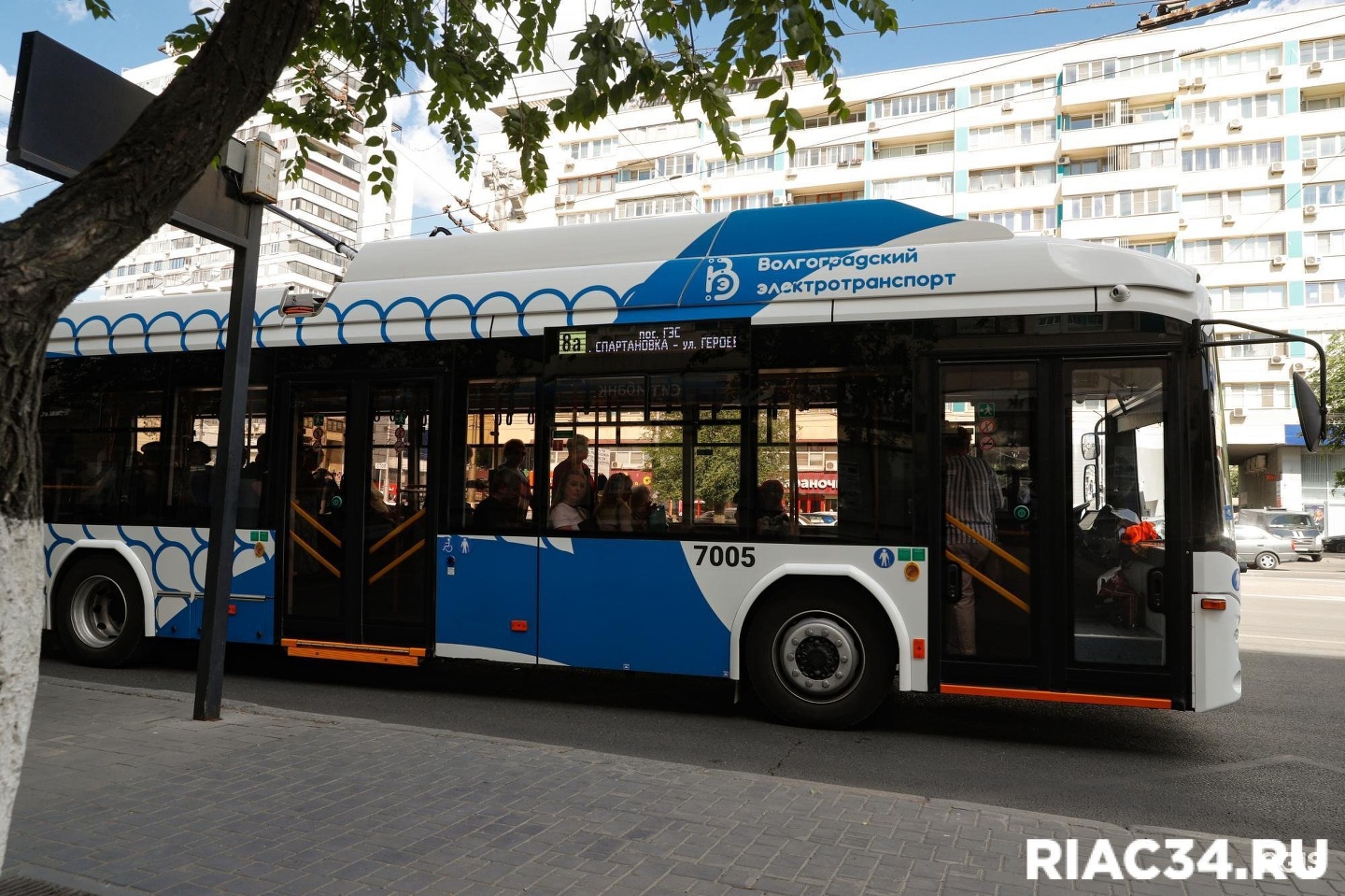 Троллейбус с автономным ходом. Троллейбусы с возможностью автономного хода. 8а троллейбус Волгоград. Троллейбус 8.