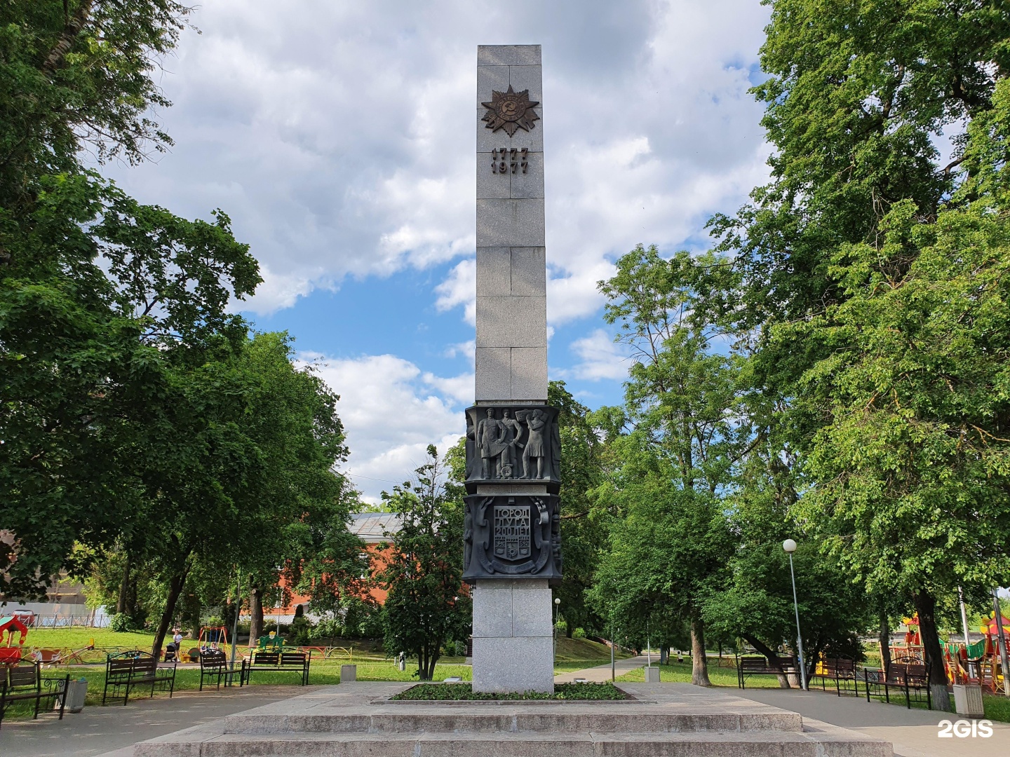 Рп5 луга ленинградская область. Памятники города Луга. Луга мемориал. Партизанская Слава Луга памятник.