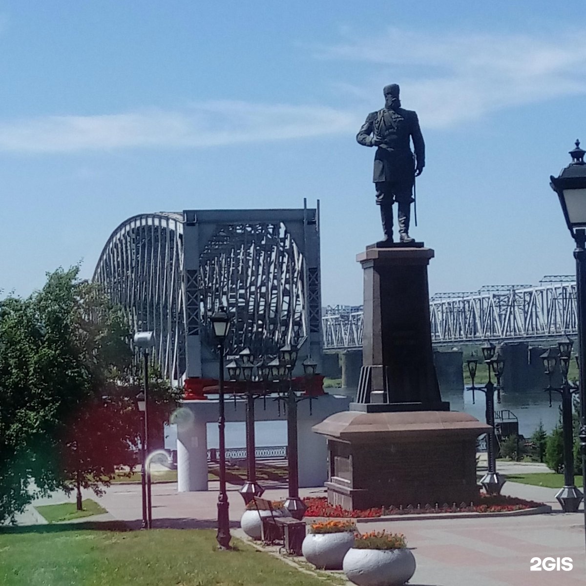 Памятник александру новосибирск. Памятник императору Александру III Новосибирск. Памятник Александру 2 в Новосибирске. Памятник Александру III новый.