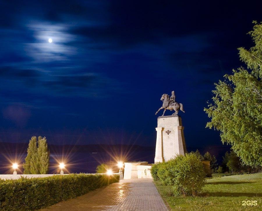 Памятник татищеву в тольятти фото