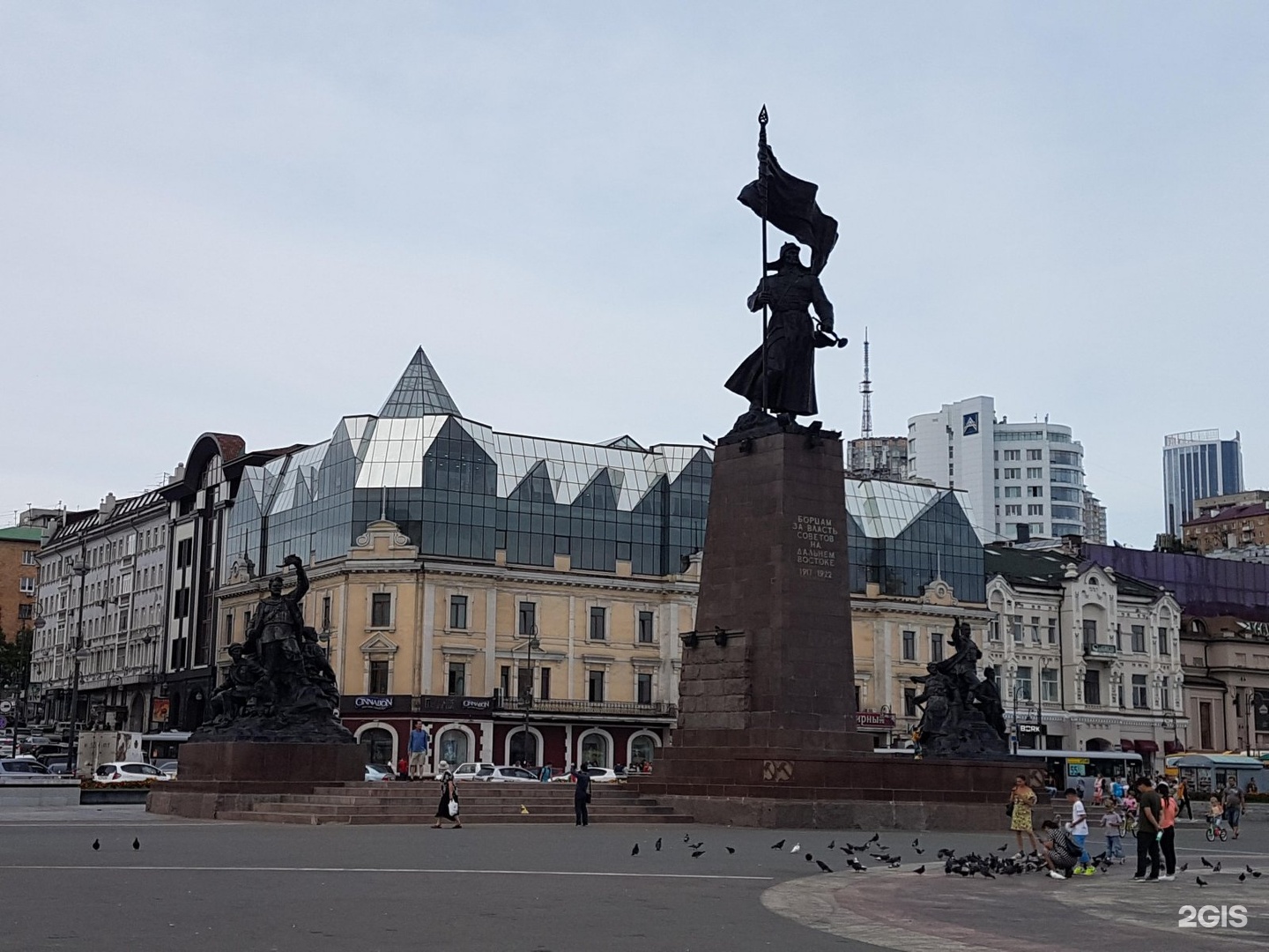 площадь за власть советов владивосток. памятник борцам за власть советов владивосток. мемориал борцам за власть советов владивосток. площадь борцам за власть советов владивосток. площадь за власть советов владивосток.