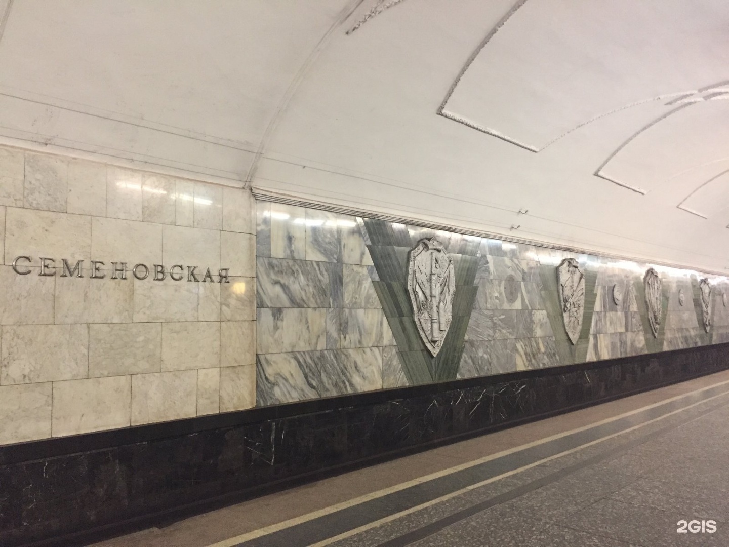 Москва метро семеновская. Московский метрополитен станция Семеновская. Семеновская (станция метро, Арбатско-Покровская линия). Станция Семёновская Арбатско-Покровской линии. Метро Семеновская сталинская.