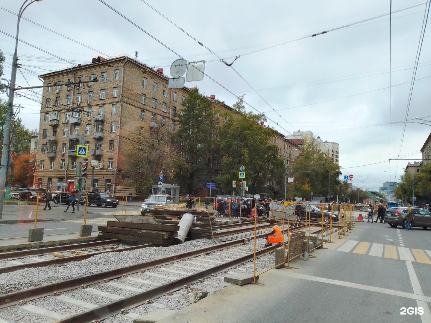 Красноказарменная улица в москве