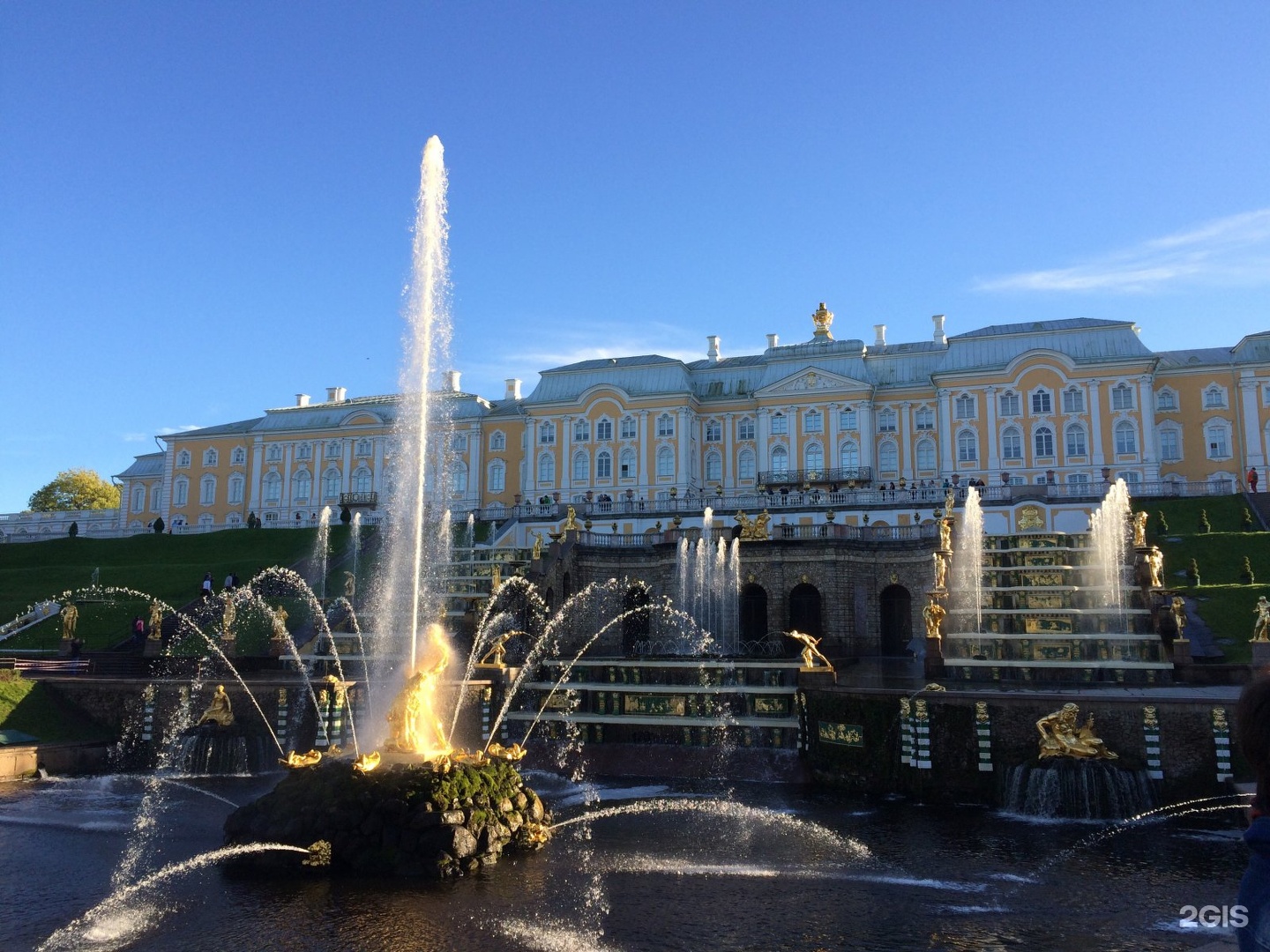 Петергофский дворец в Санкт Петербурге