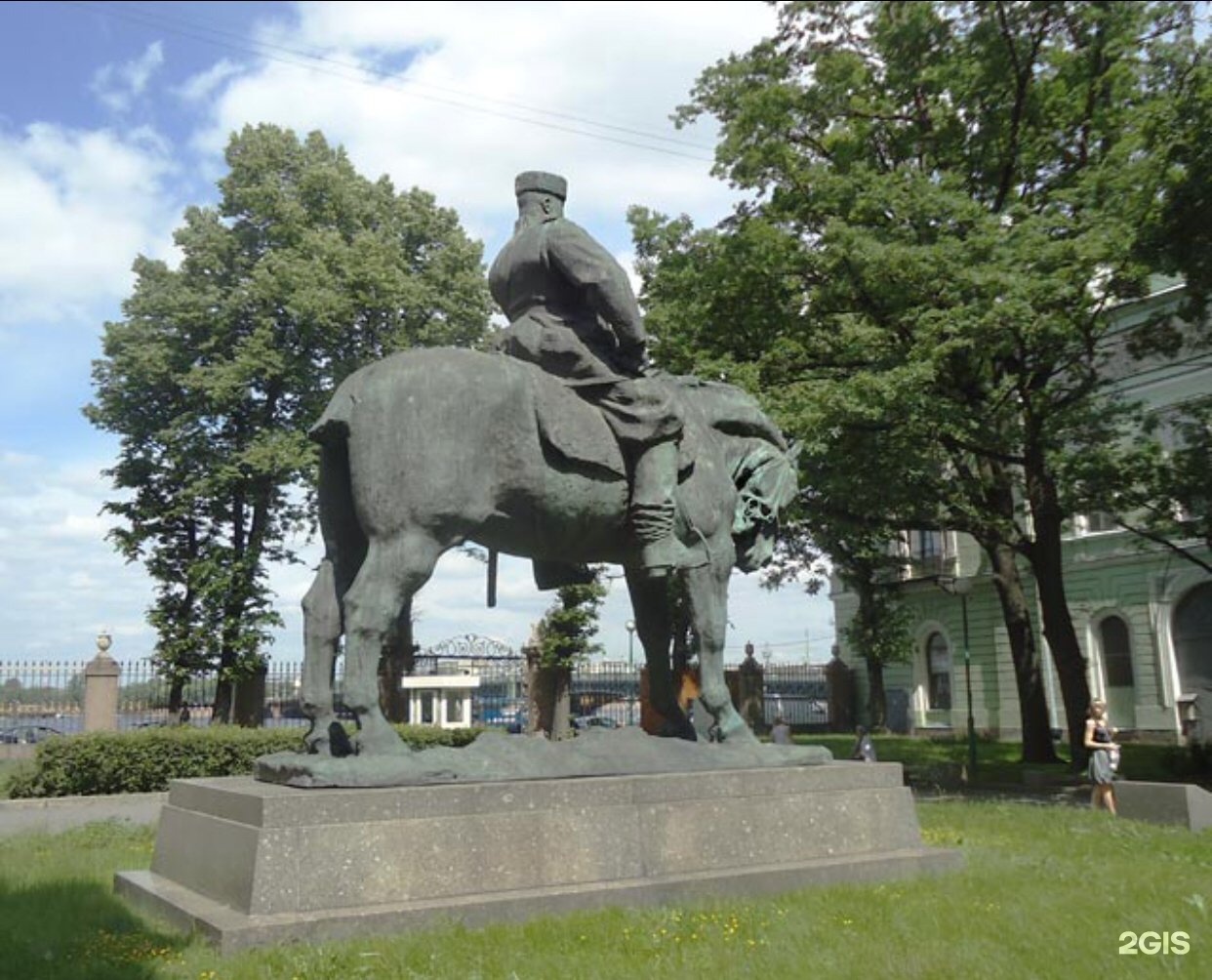 Памятник Александру 3 на коне в Санкт-Петербурге