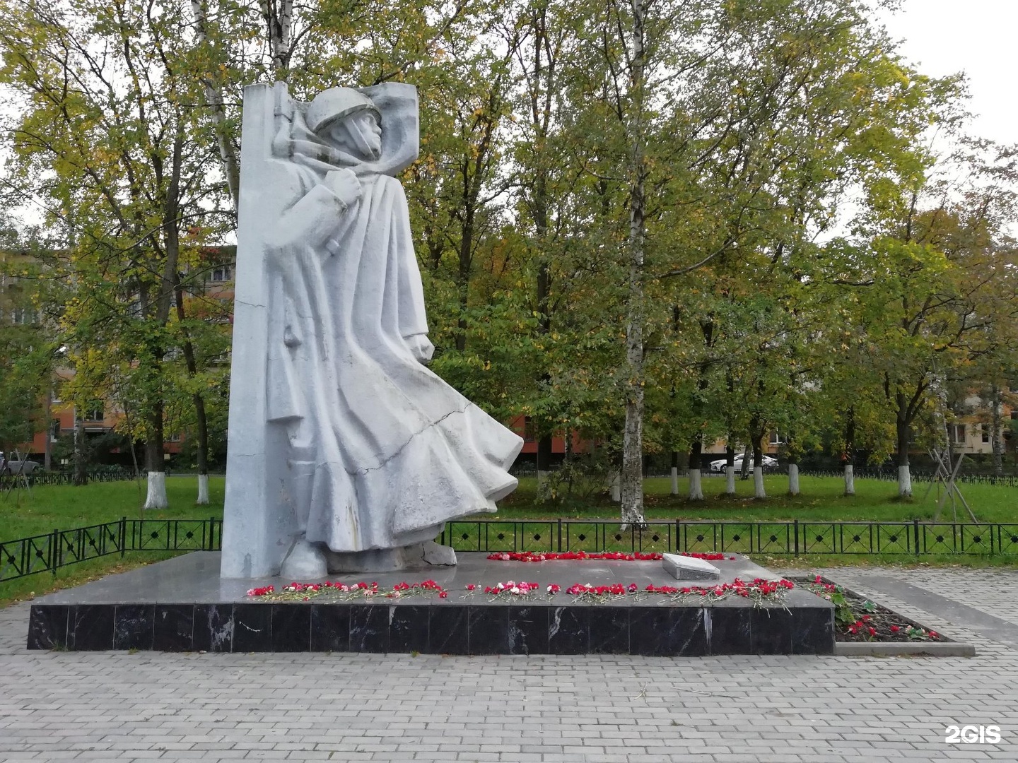 Народного ополчения санкт петербург. Памятник ополченцам на народного ополчения. Памятник народному ополчению Ленинграда. Памятник ополченцам Москвы на улице народного ополчения. Памятник народного ополчения памятник народного ополчения.