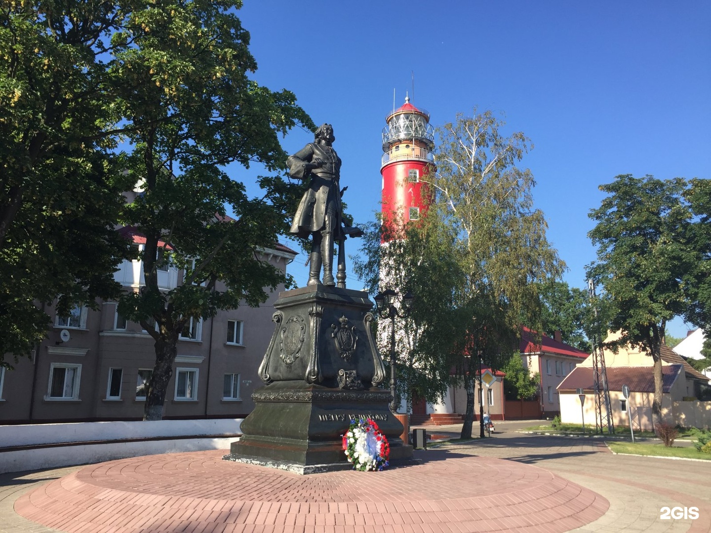 Достопримечательности города балтийска. Балтийск памятник Петру первому. Памятник Петру 1 в Калининграде. Памятник Петру 1 в г. Балтийске. Памятник Петру великому в Балтийске.