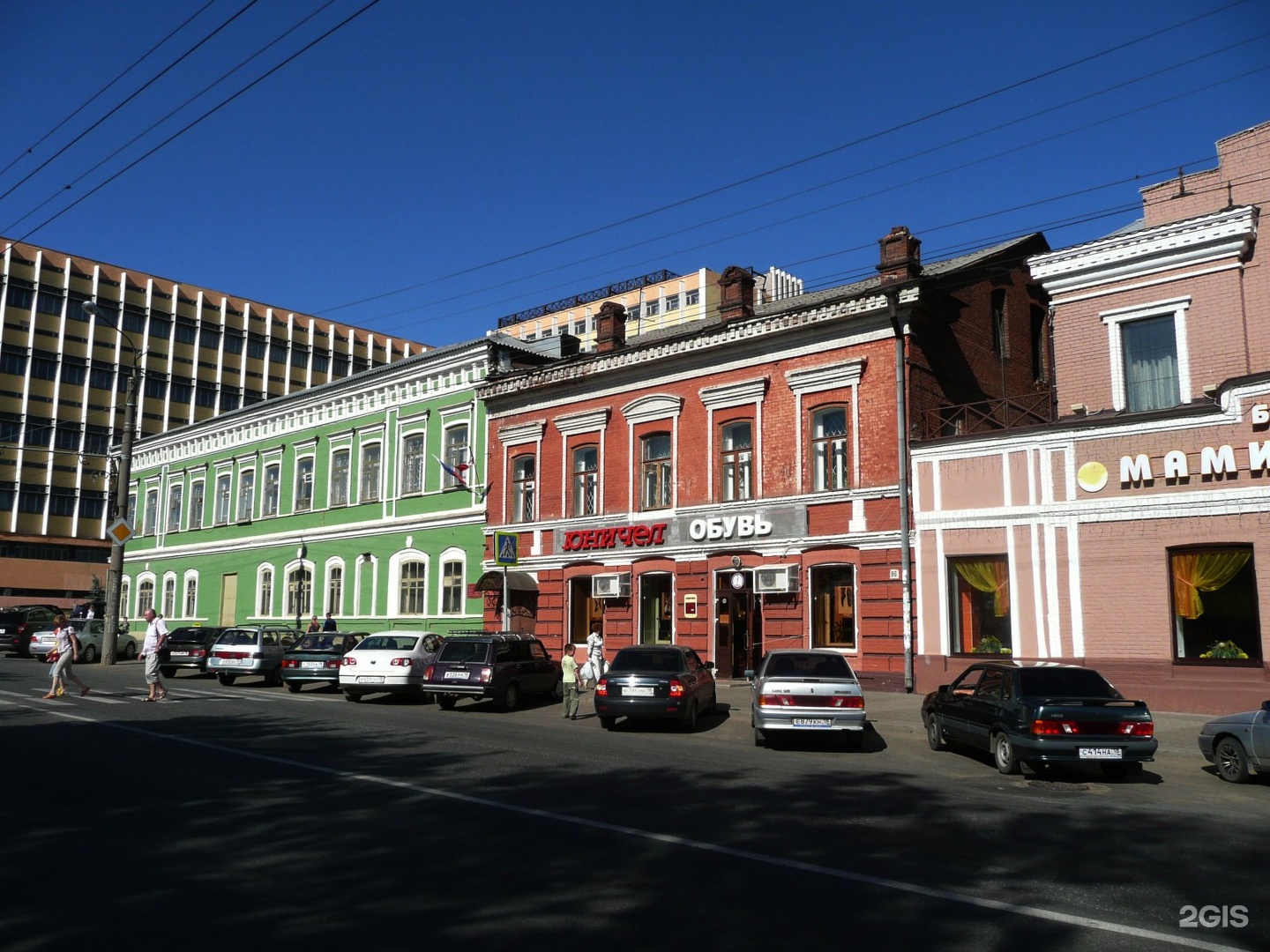 Горький 2 фото. Улица Максима Горького Ижевск. Улица Максима Горького Ижевск здание. Ансамбль купеческих зданий Ижевск. Максима Горького 88 Ижевск.