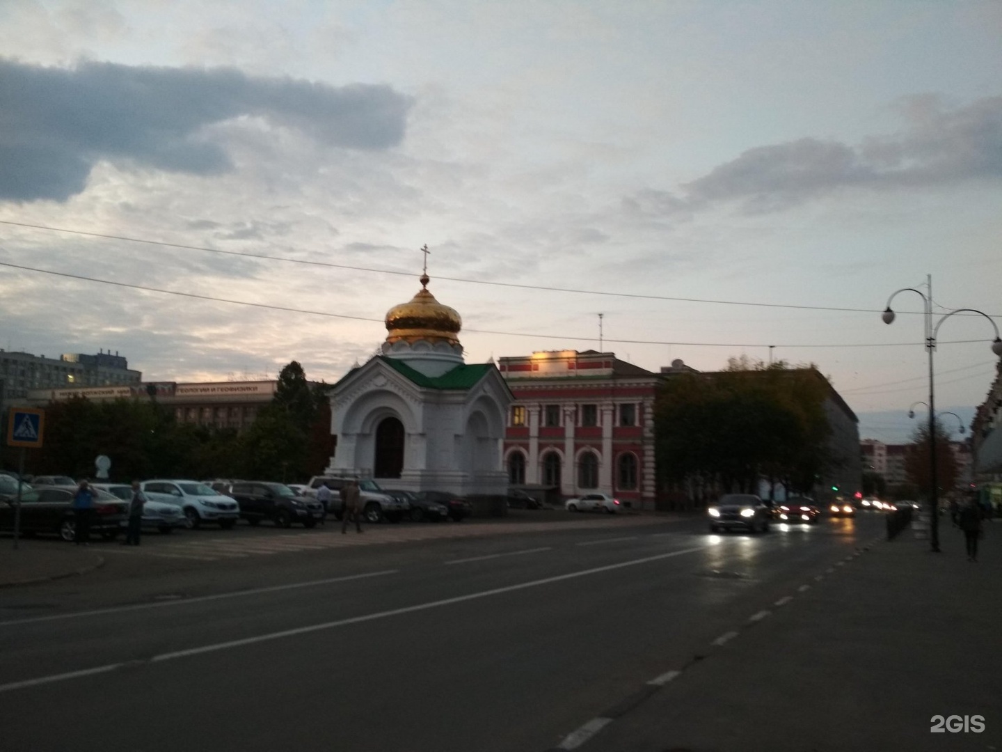 Часовня на театральной площади Саратов