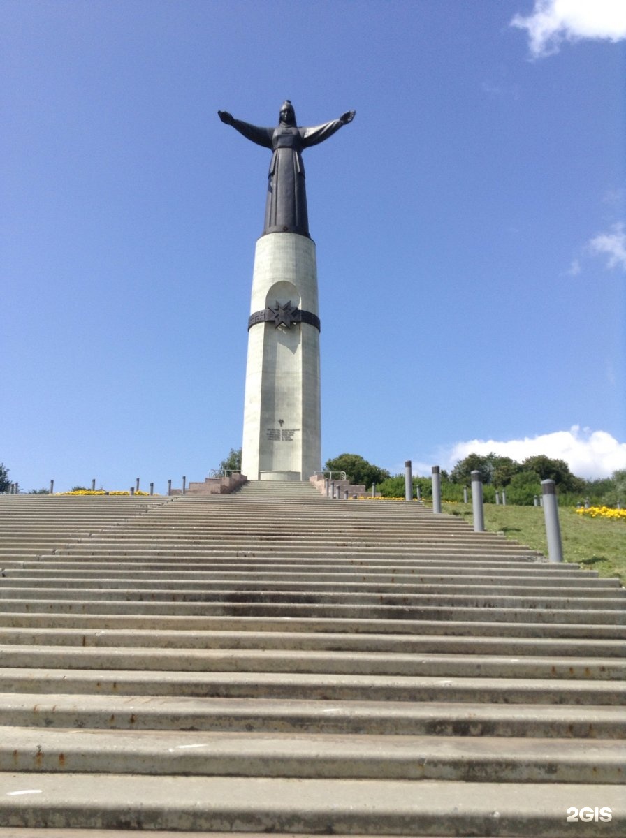 Монумент матери Чебоксары