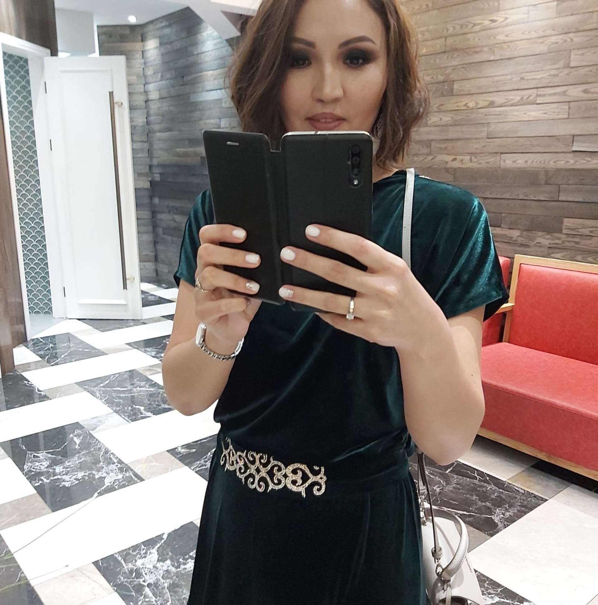 Қыз конвульсияға шыдамайды