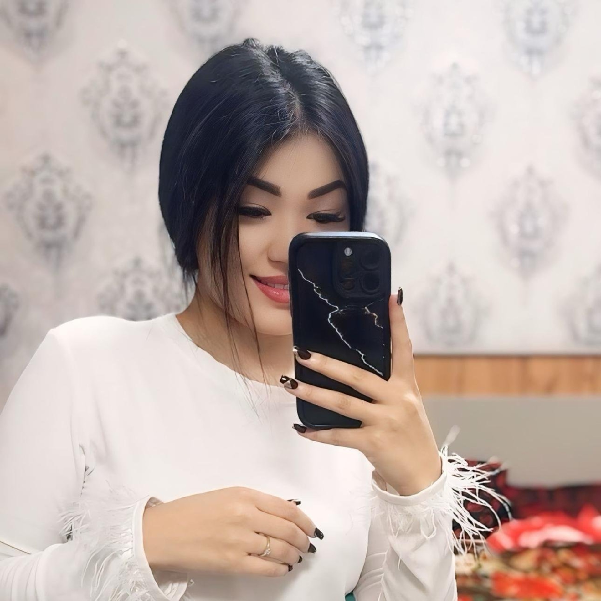 Тар киімдегі қыздар секс