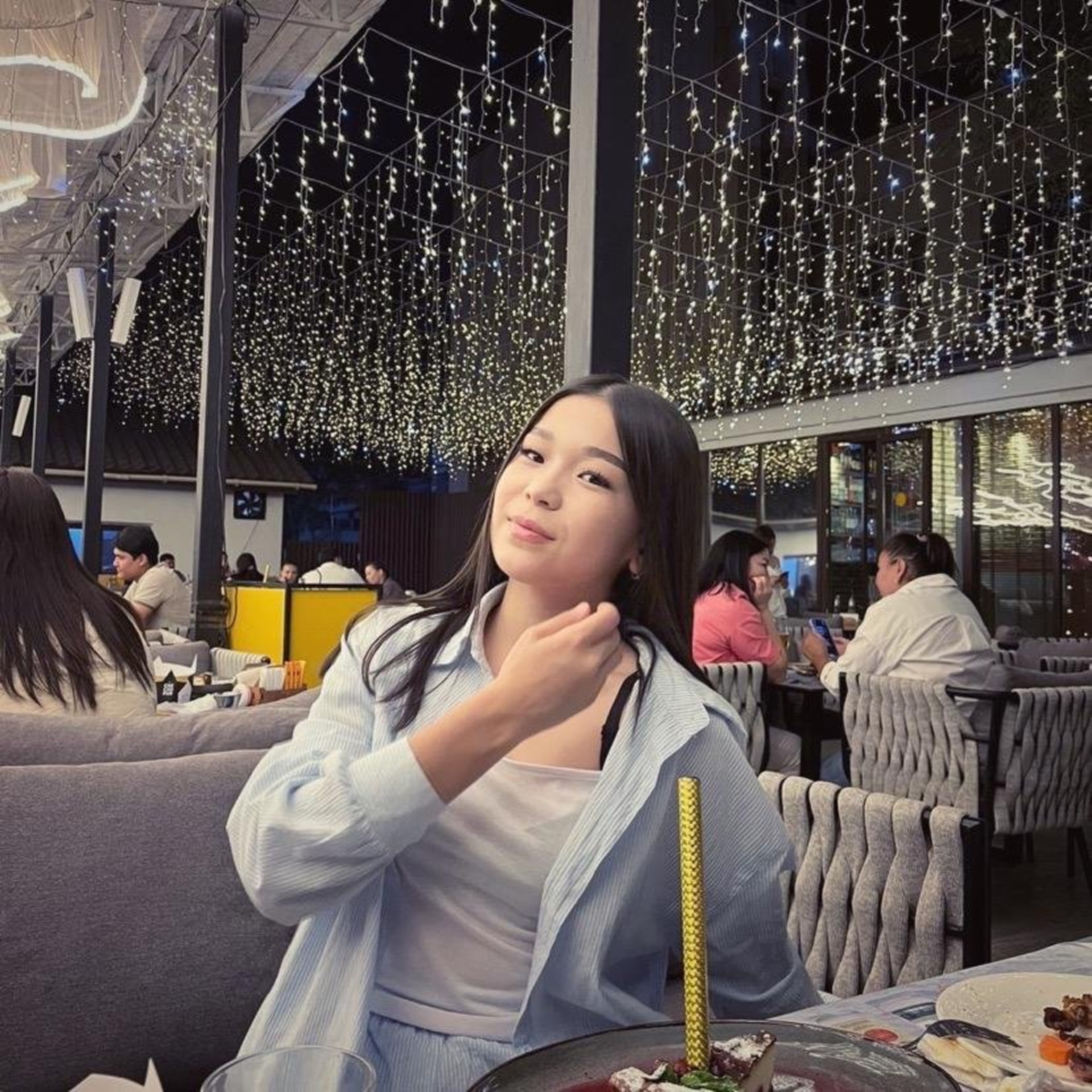 Жыныс мүшесінің басы безеулермен жабылған. Мэри Маузердің порно суреттері