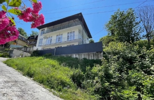 Лоо пос.: Коттедж RestHouse