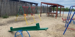Каменск-Шахтинский: Гостевой дом Домик у речки