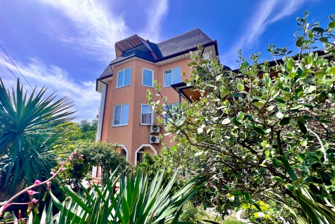 Нижнее Учдере: Гостевой дом Каролина