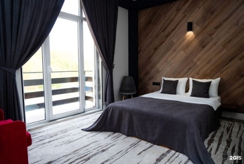 Небуг: Коттедж Леки