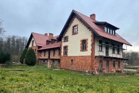 Хрустальное: Отель Паит